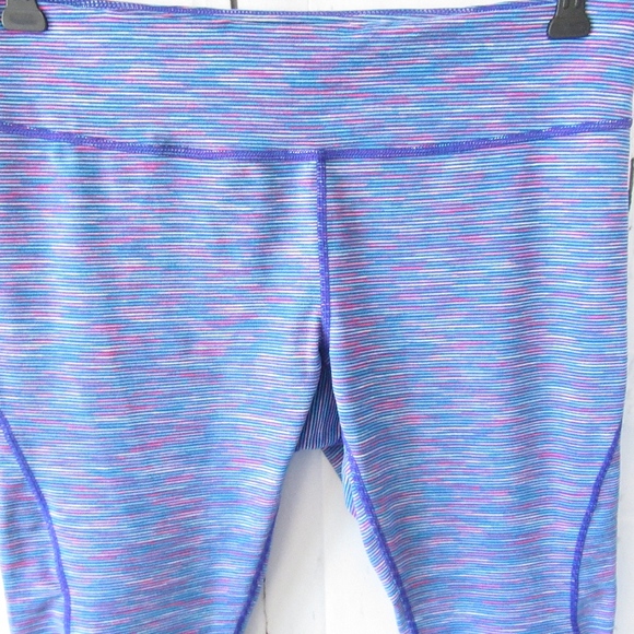 *SOLD Zella Crop Leggings Space Dye Capri Workout - Picture 3 of 6